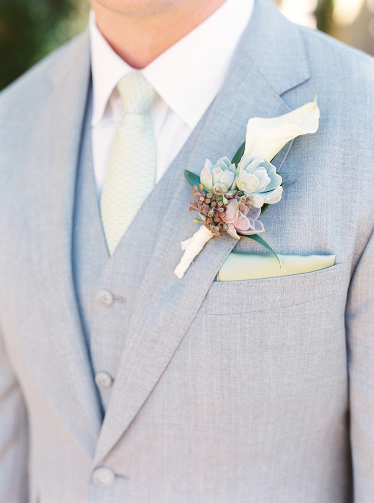 Neutral green and gray groom boutonniere 