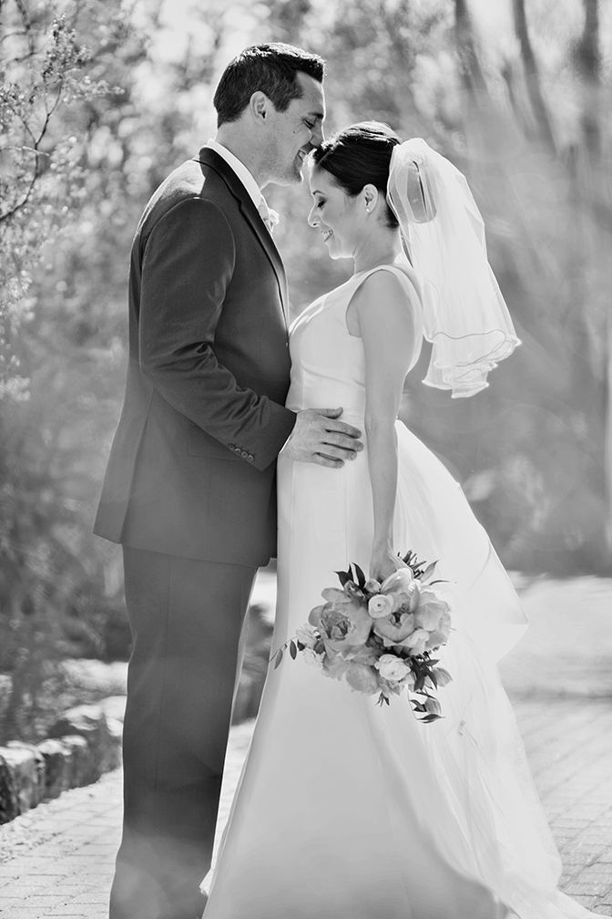 Black & white bridal portrait. Outdoor wedding.