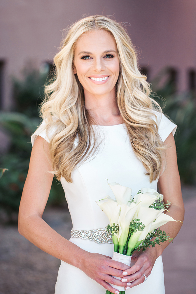 elegant bride with calla lilies