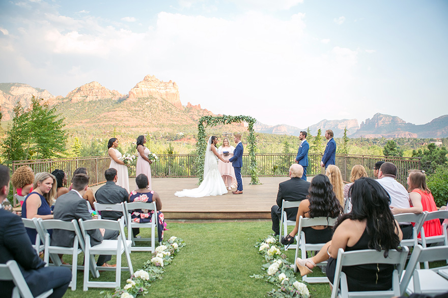 outdoor wedding at L'Auberge de Sedona