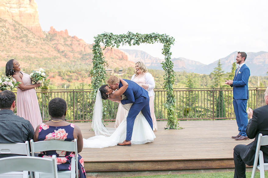 outdoor wedding at L'Auberge de Sedona