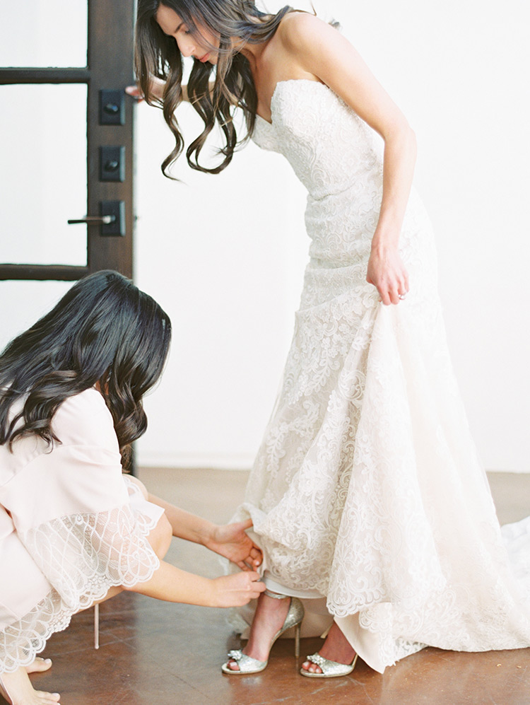 bride's finishing touches