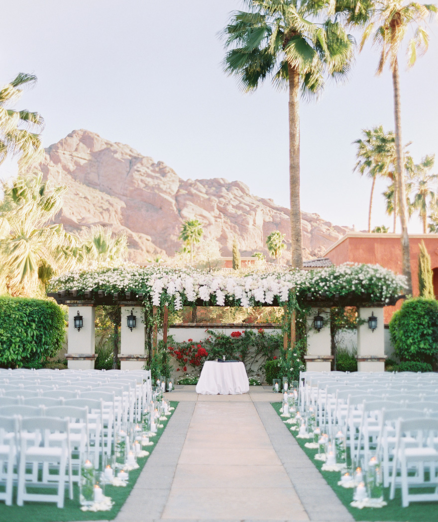 outdoor ceremony at Omni Scottsdale Resort at Montelucia