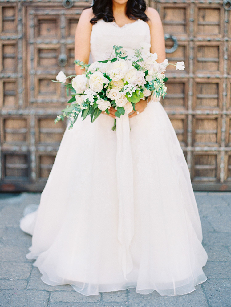 pale, romantic bridal bouquet