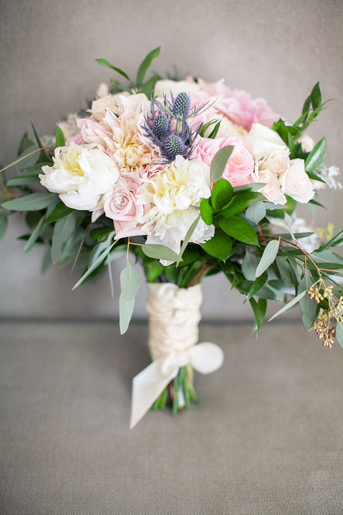 pink & white bouquet with thistles