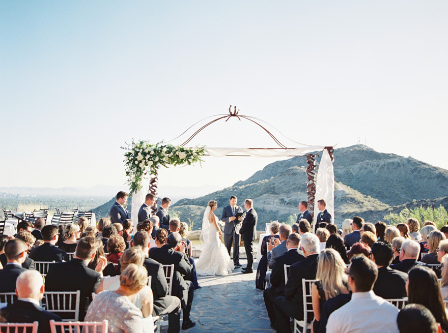 Outdoor wedding ceremony at Different Pointe of View