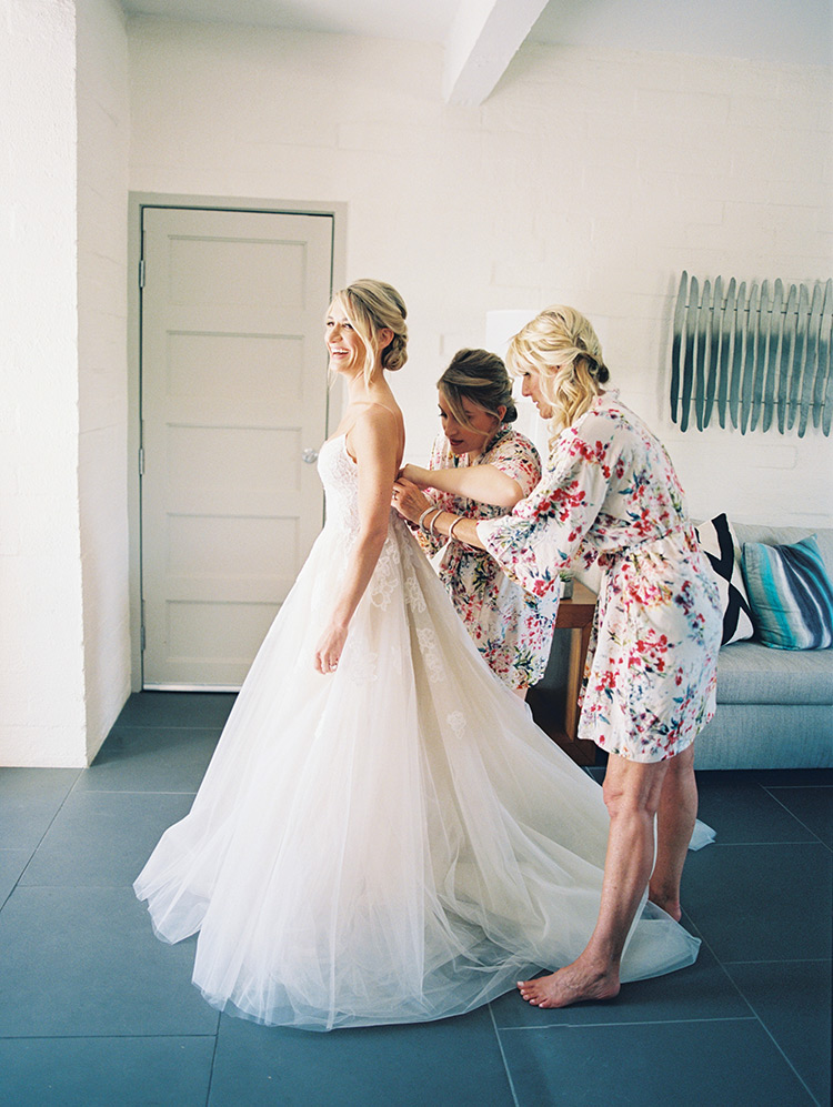 finishing touches for the bride