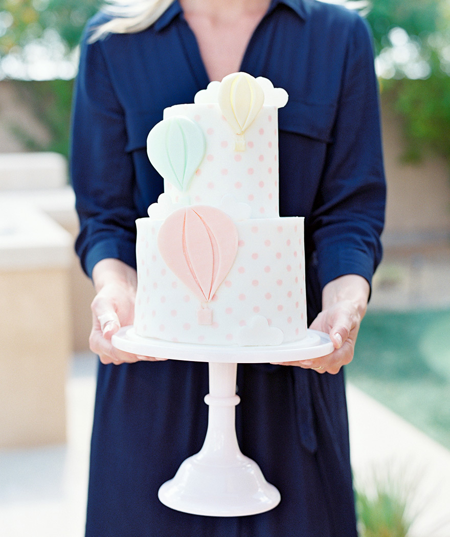 Baby shower cake with hot air balloon theme