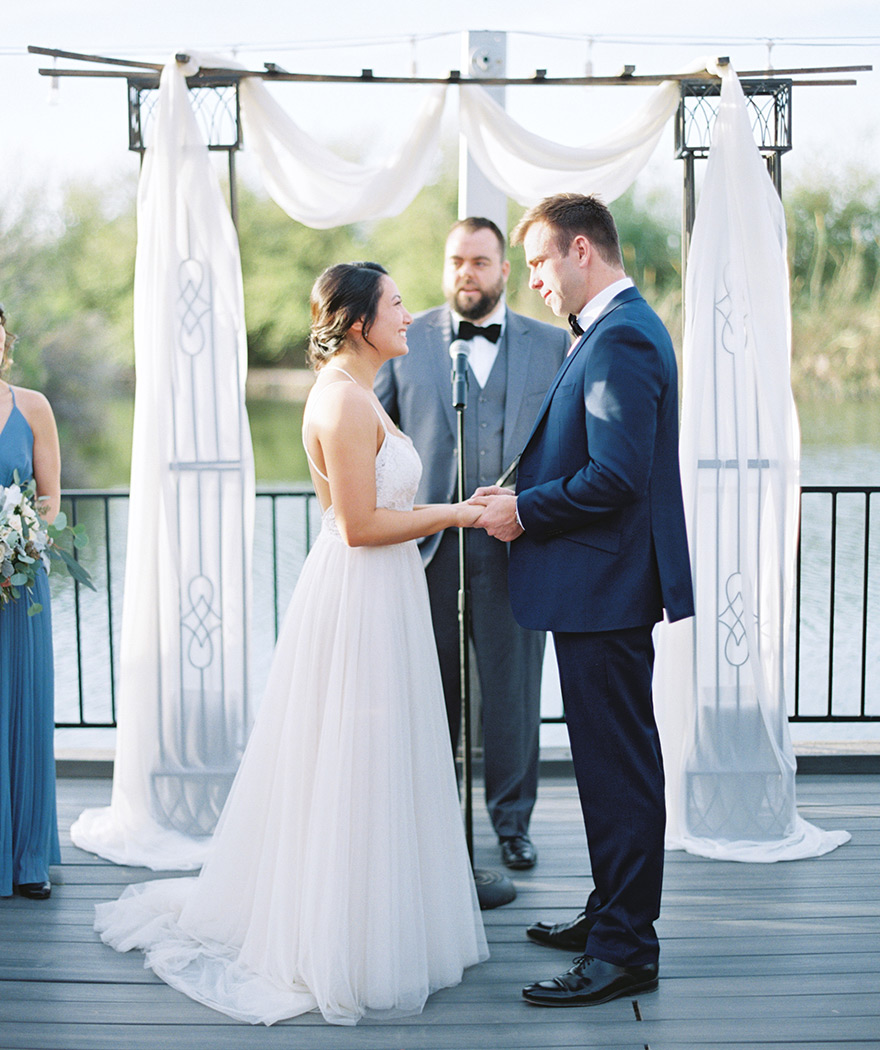 outdoor wedding ceremony on the lake